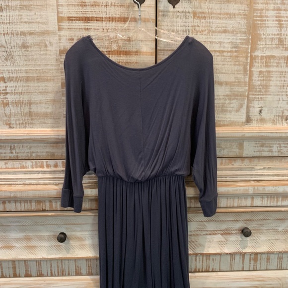 Lush Grey Dress With 3/4 Sleeves - Picture 2 of 3